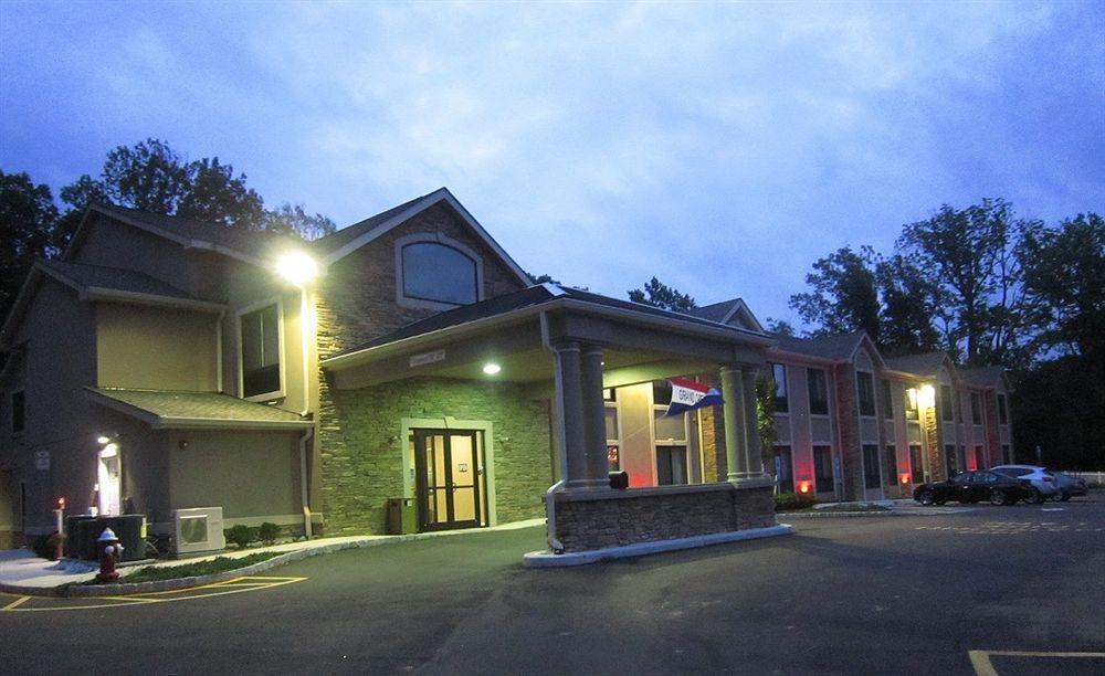 蒙默思汇合站红地毯旅店及套房酒店 Monmouth Junction 外观 照片